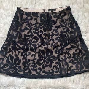 Gorgeous Ann Taylor holiday skirt, size 8